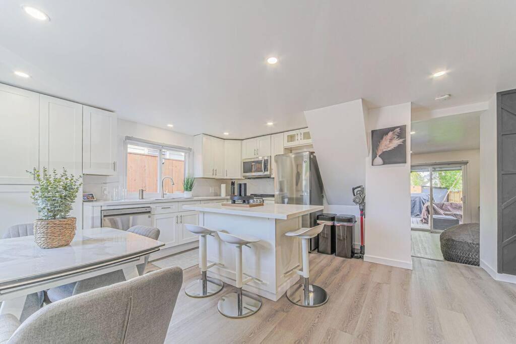 Cheerful 3 Bedroom House * Niagara Falls